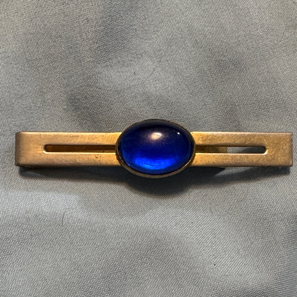 Vintage Avon tie clip gold with blue stone